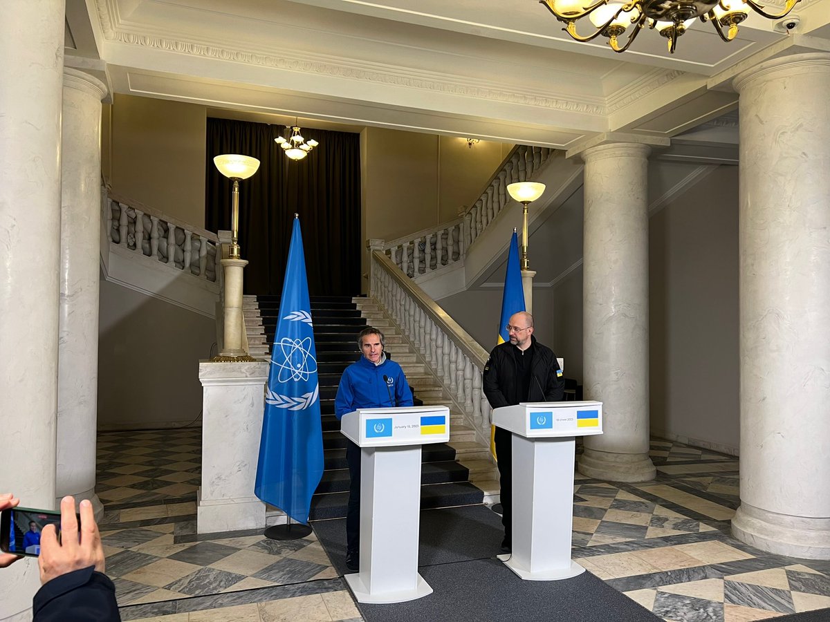 IAEA:s chef: Förra månaden kom PM @Denys_Shmyhal och jag överens om att etablera IAEA permanent närvaro i alla Ukrainas kärnkraftverk. Idag i Kyiv bekräftade jag att stödet