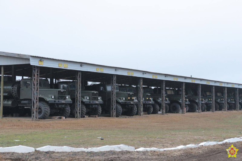 Forces armades bielorusses recuperant vehicles d'emmagatzematge a llarg termini per a l'agrupació conjunta de forces amb Rússia