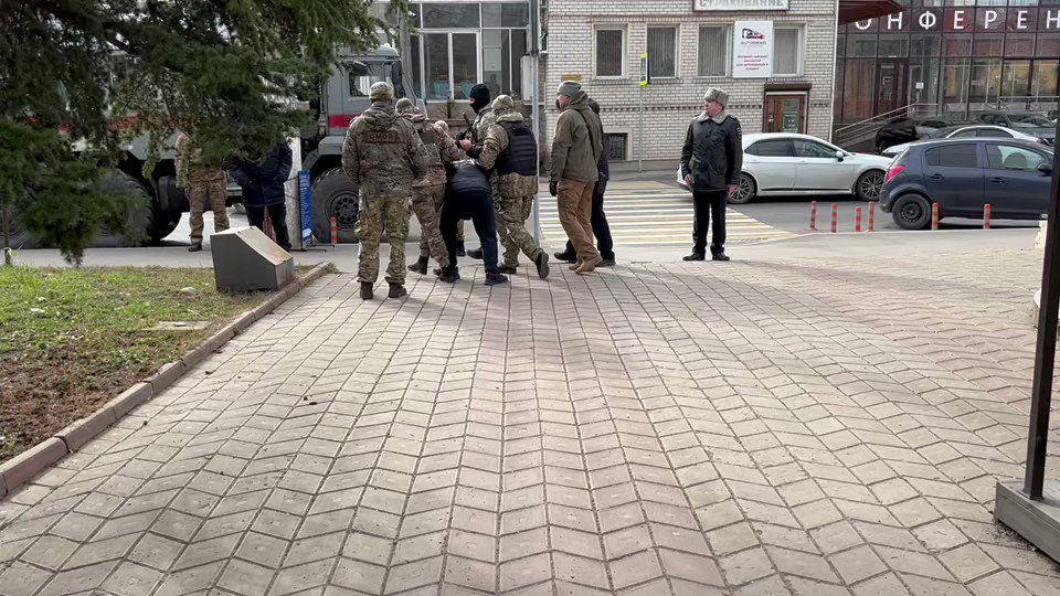 Aproximativ 30 de Crimeantatari reținuți în Crimeea