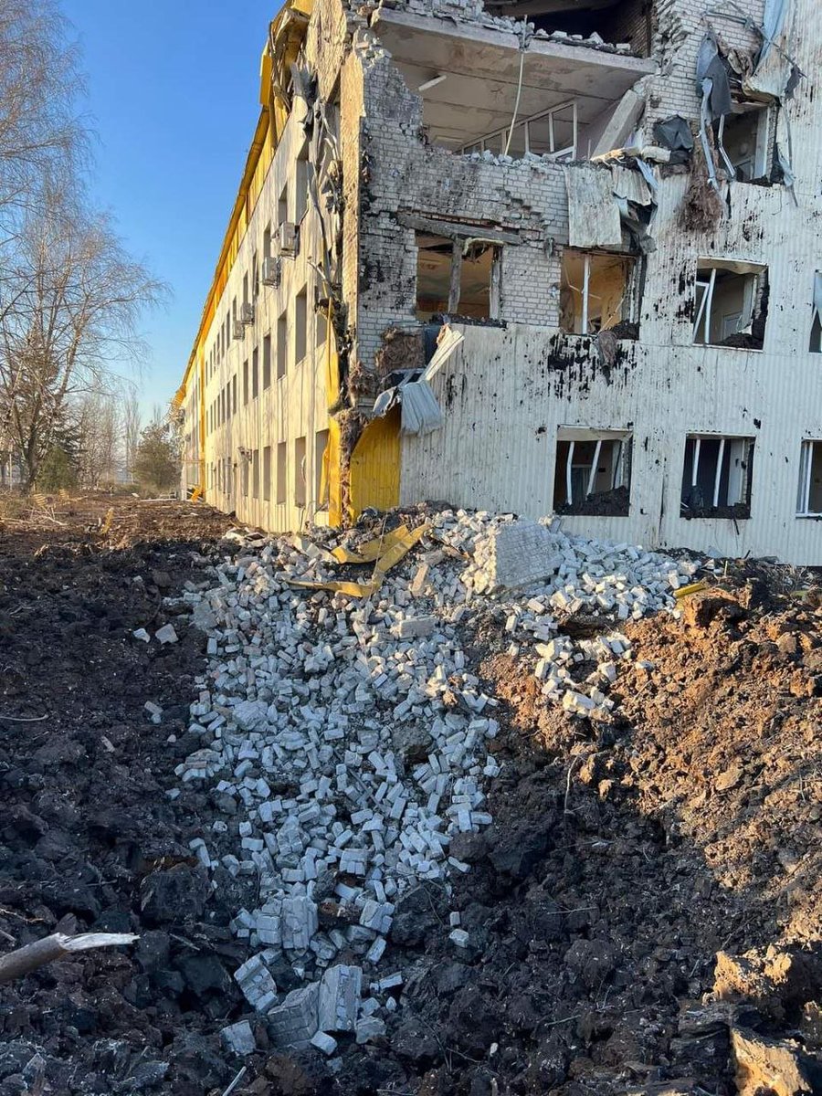 Een kinderziekenhuis in Bakhmut werd eerder vandaag zwaar beschadigd door een Russische raketaanval