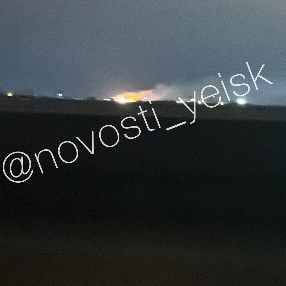 Incêndios e explosões foram relatados perto da base aérea em Yeysk, Krasnodar Krai