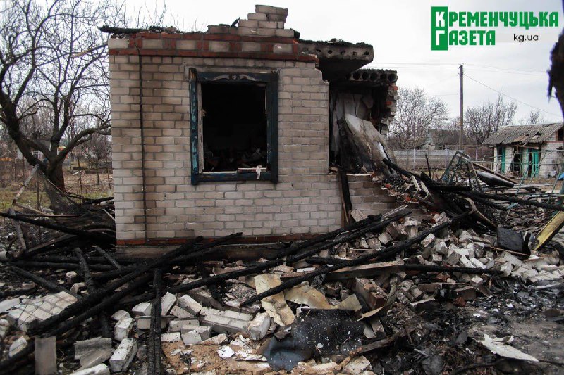 Schade in Krementsjoek nadat een Russische drone was neergeschoten en neerstortte op woonhuizen