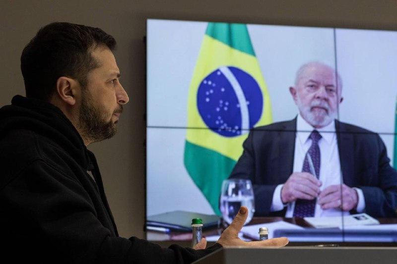 Prezidentas Zelenskis telefonu susisiekė su Brazilijos prezidentu Luizu Inácio Lula da Silva