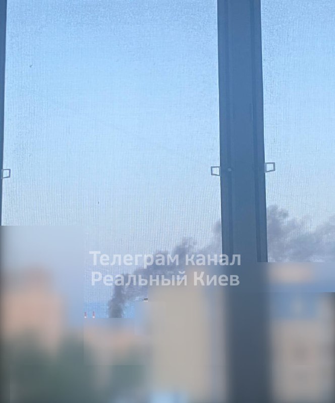 تم الإبلاغ عن حريق في كييف حيث سقط حطام صاروخ