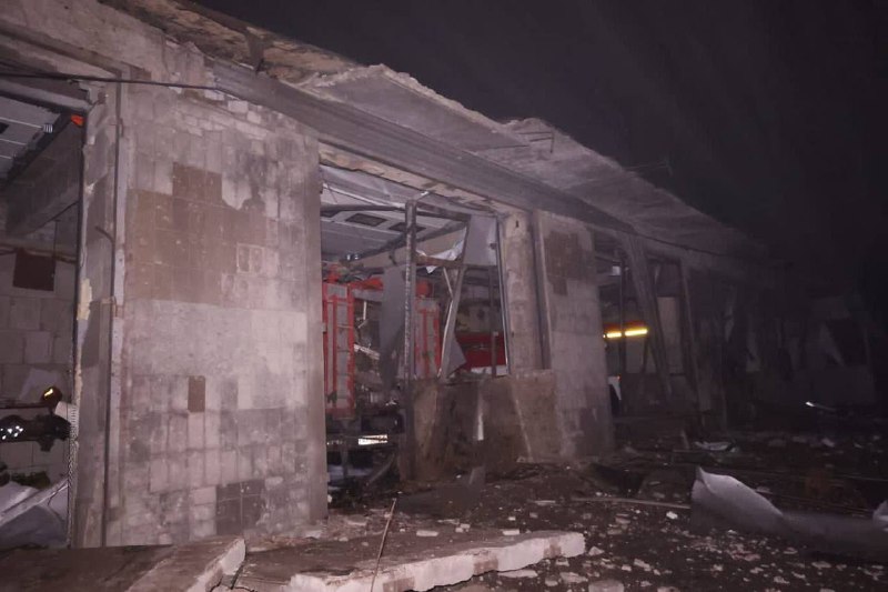 8 gelbėtojai buvo sužeisti per raketos smūgį Charkovo srities Izyum gaisrinėje