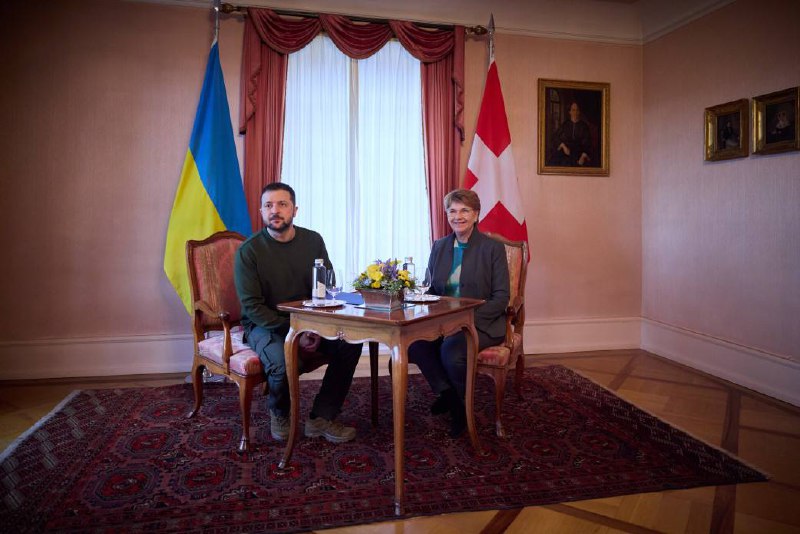 Ukrainos prezidentas Zelenskis susitiko su Šveicarijos Konfederacijos prezidente Viola Amherd