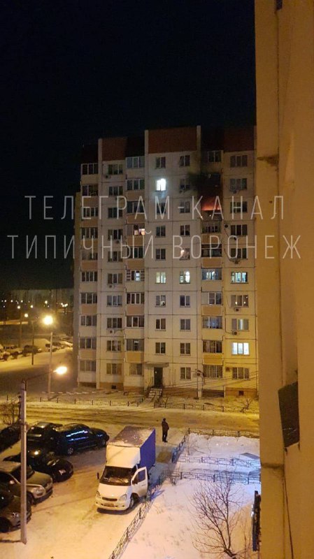 Schade aan een huis in Voronezh na explosies eerder