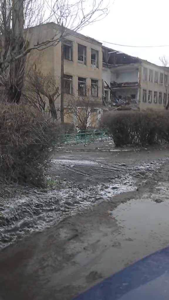 Bränder efter ryskt bombardement i Selydove i Donetsk-regionen