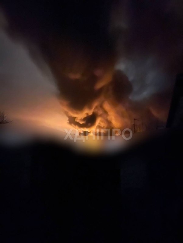 שריפה גדולה כתוצאה מהתקפה רוסית בעיר דניפרו. אחת מתחנות שאיבת המים מושבתת עקב הפסקת חשמל
