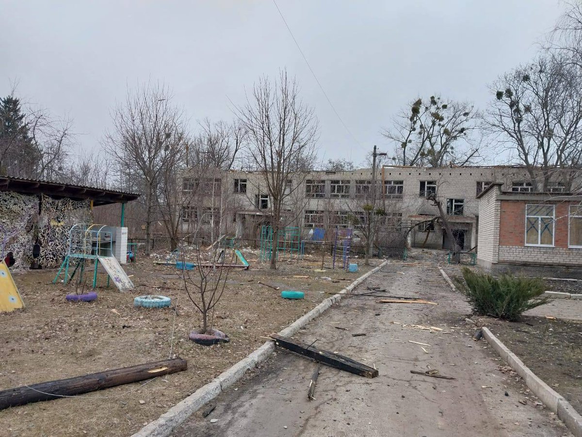 Оштећење цивилне инфраструктуре у Борови у области Харков као последица руских ваздушних удара