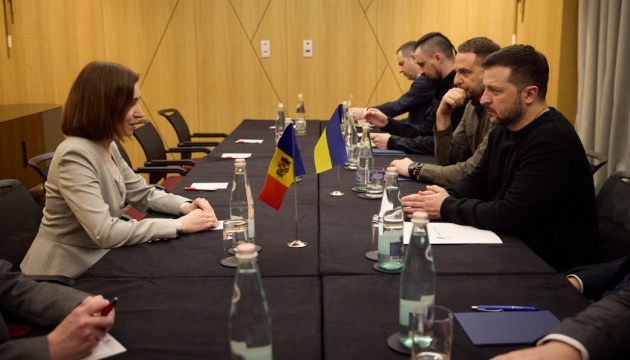 Prezidentas Zelenskis su prezidentu Sandu aptarė padėtį Padniestrėje