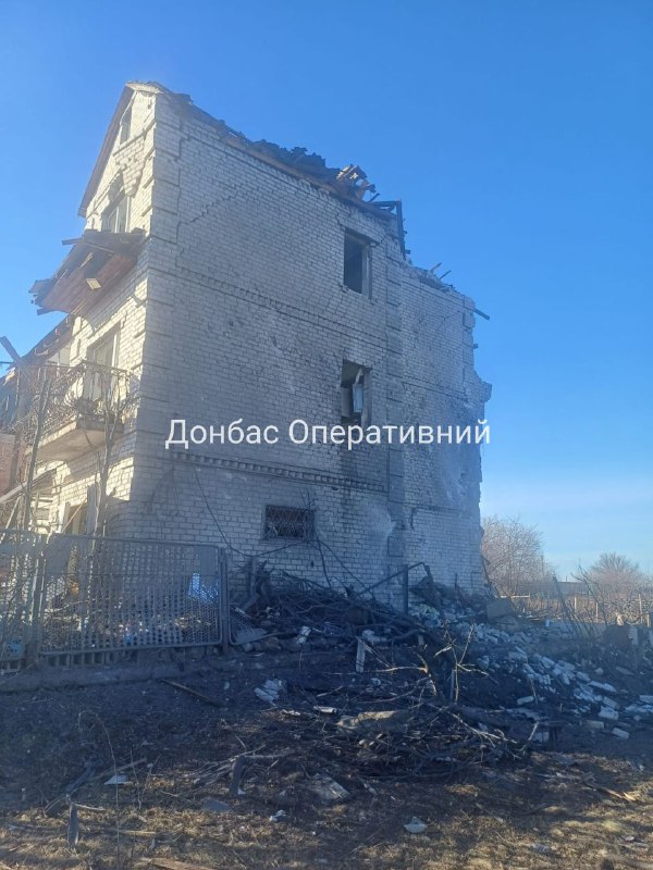 Sunaikinimas Donecko srities Mykolaivkoje dėl Rusijos raketų smūgių šį rytą