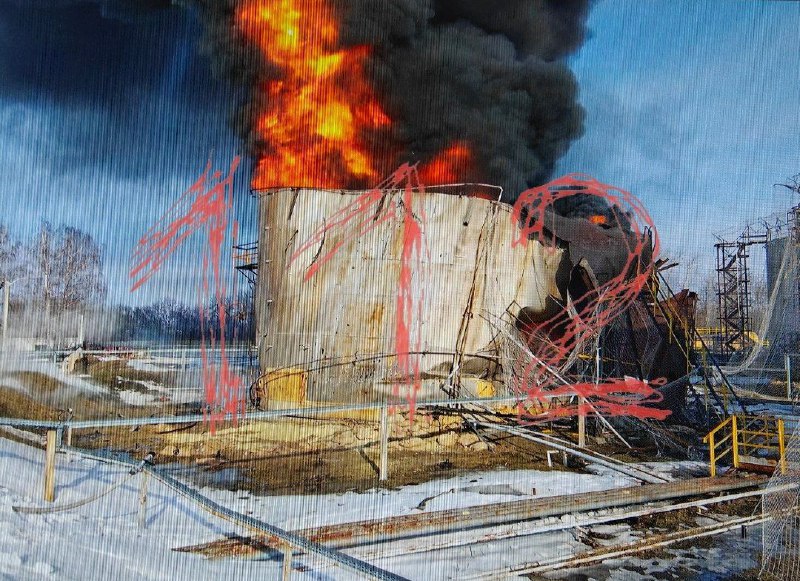 Brand på oljedepå i Belgorod-regionen som ett resultat av drönareangrepp