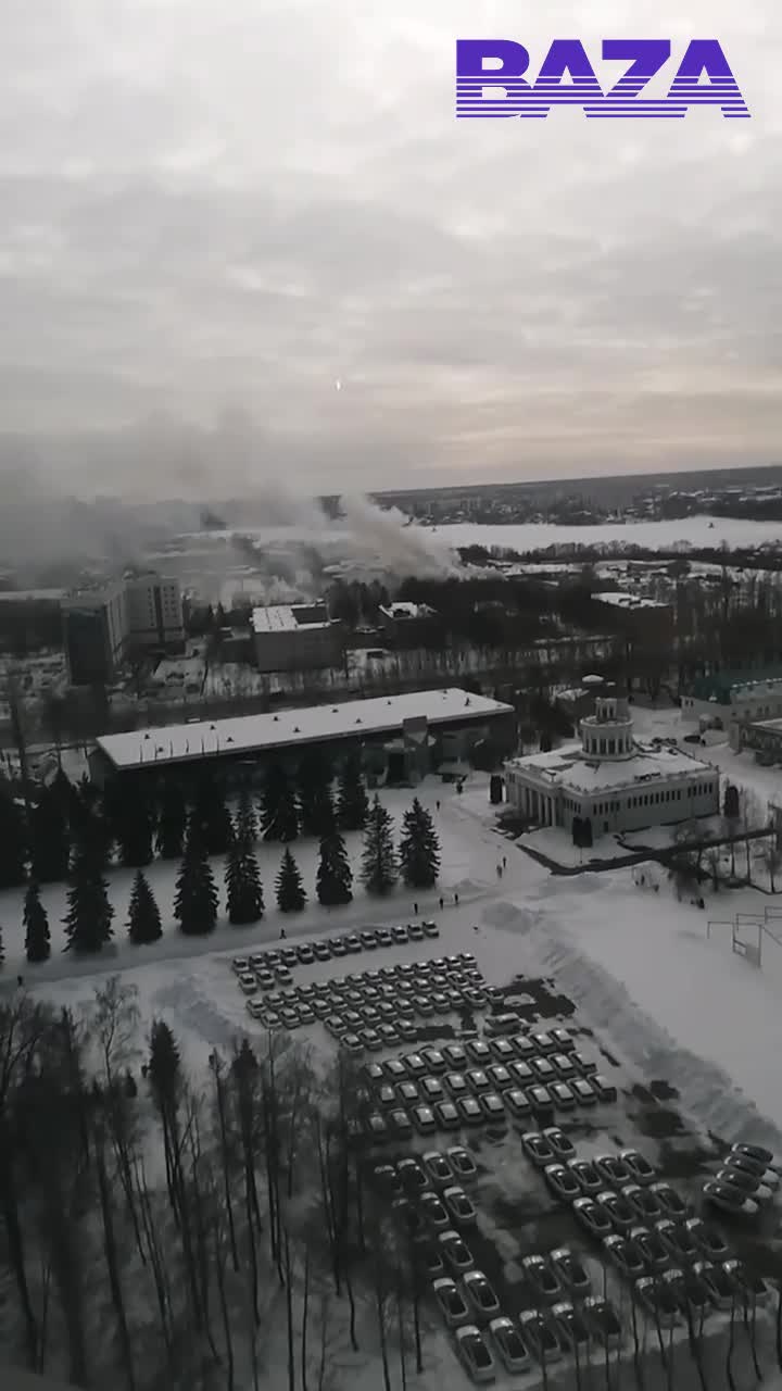 Kazanėje dega aukštosios vadovybės tankų mokykla