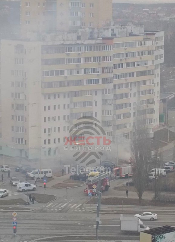 Dūmi Belgorodā apšaudes rezultātā