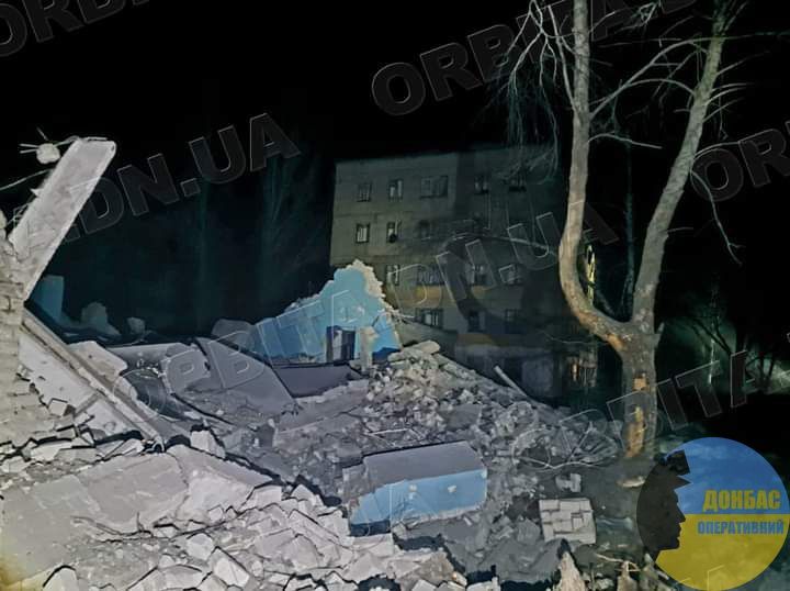 Καταστροφή στο Myrnohrad ως αποτέλεσμα βομβαρδισμών κατά τη διάρκεια της νύχτας