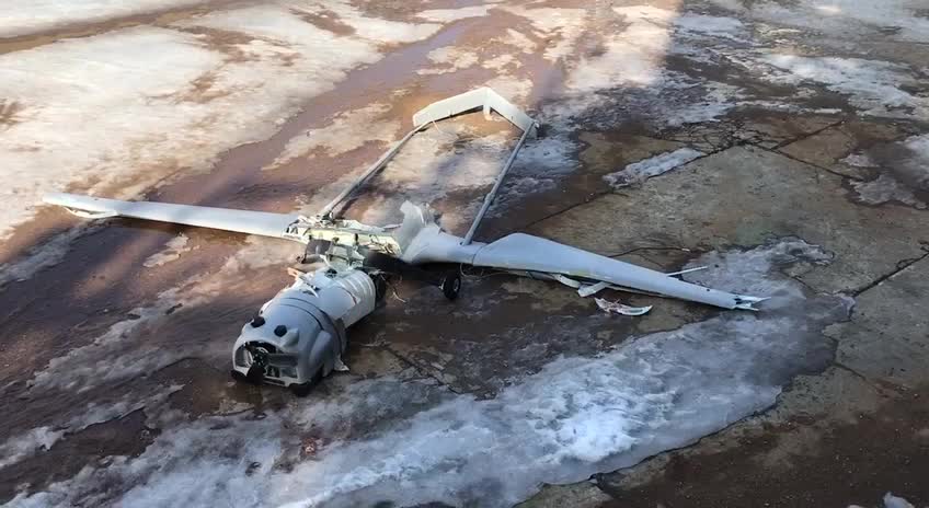 Σύμφωνα με πληροφορίες, 4 drones καταρρίφθηκαν στο διυλιστήριο Slavneft-Yanos στο Yaroslavl