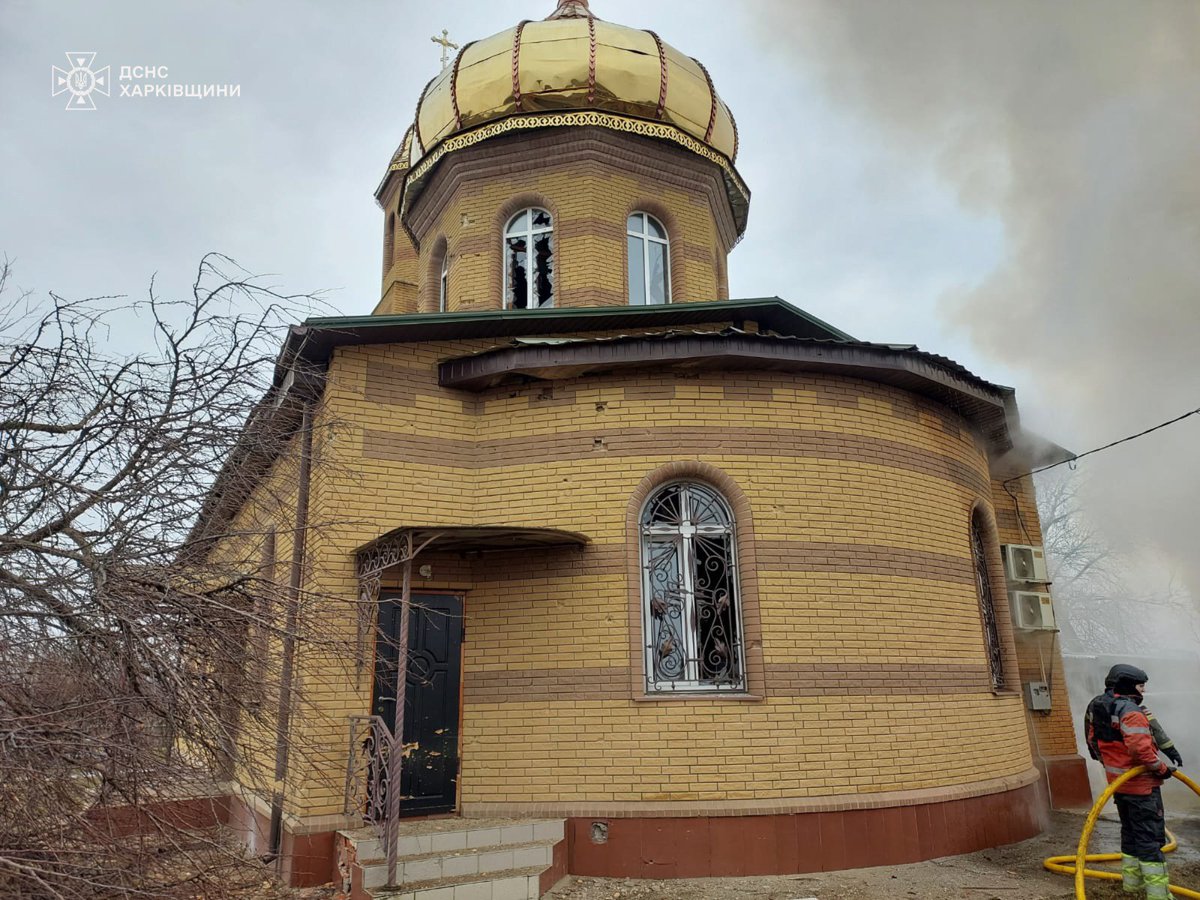 Ryskt bombardemang riktade sig mot en kyrka i Novoosynove-byn Kurylivka i Kupiansk-distriktet