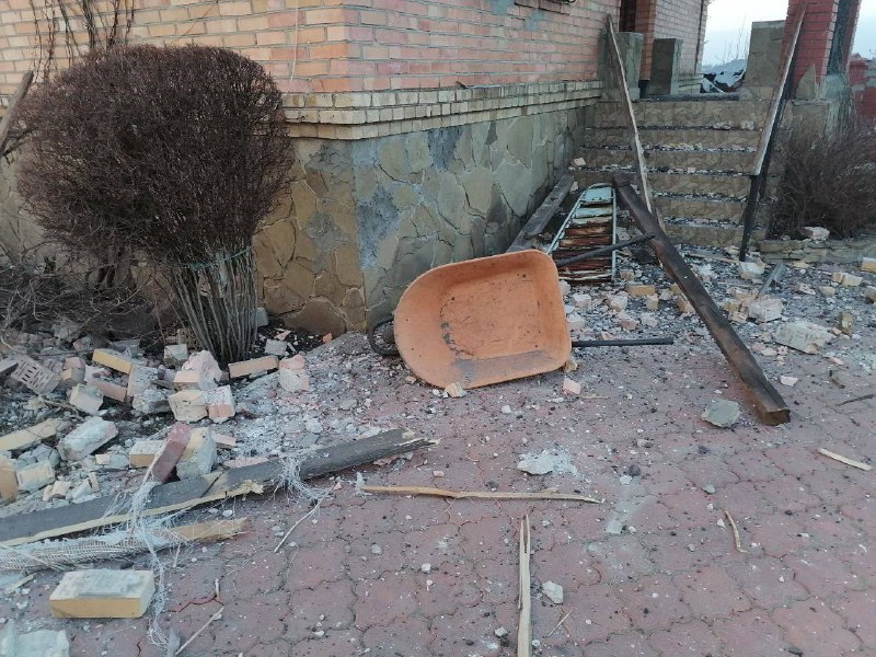 Bojājumi apšaudes rezultātā Ozerjanivkas ciemā