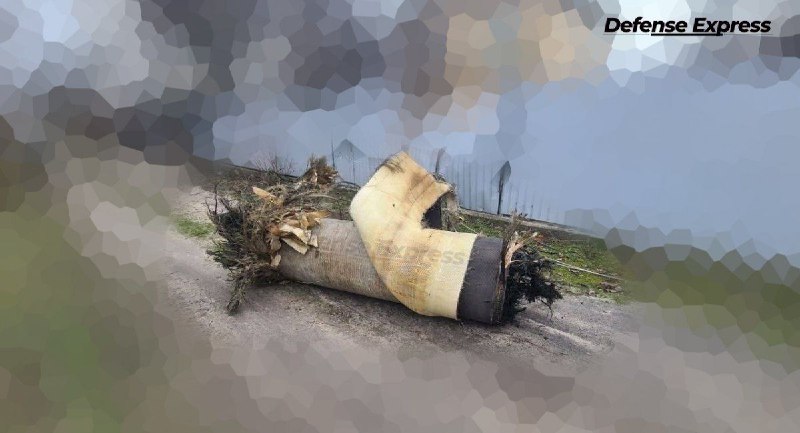 Puin van een van de twee 3M22 Zirkon-raketten die vandaag zijn neergeschoten. Foto: Defensie Express.