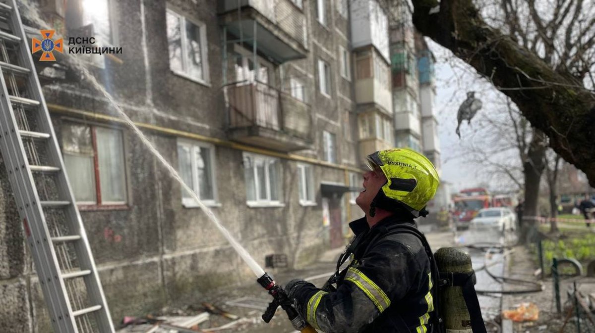 در بیلا تسرکوا، انفجار در یک ساختمان 5 طبقه رخ داد: 1 نفر کشته شد، آپارتمان ها در آتش سوختند، سقف تخریب شد.