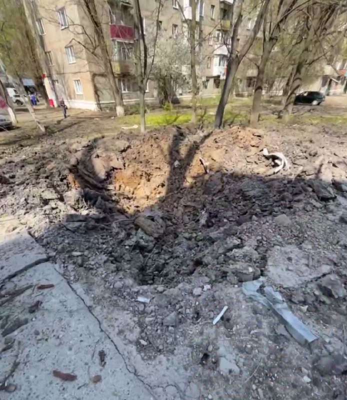 Obrażenia w Jenakiewie po bombardowaniu