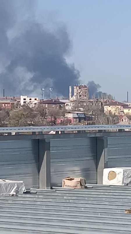 Gran incendi denunciat a Mariupol