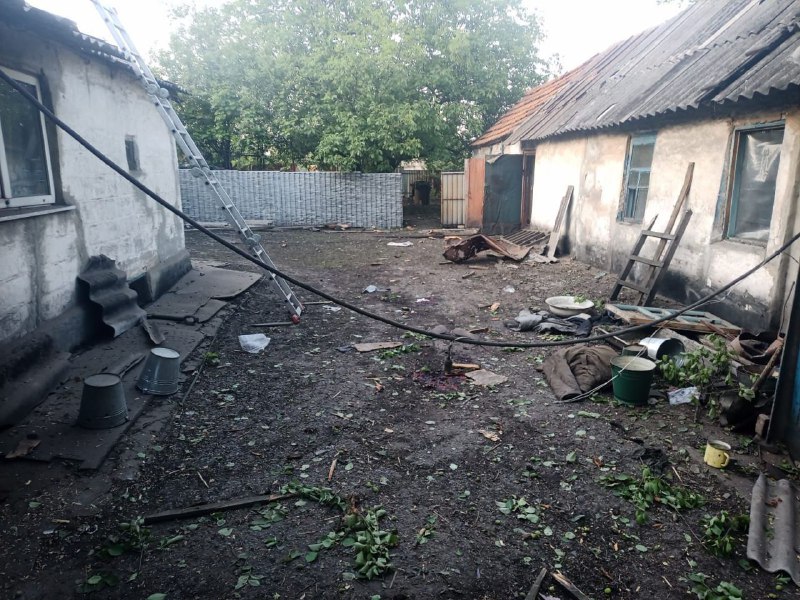 2 personer dödades, inklusive ett barn och ytterligare 2 skadades som ett resultat av rysk beskjutning i Memryk-byn Novohrodivka.