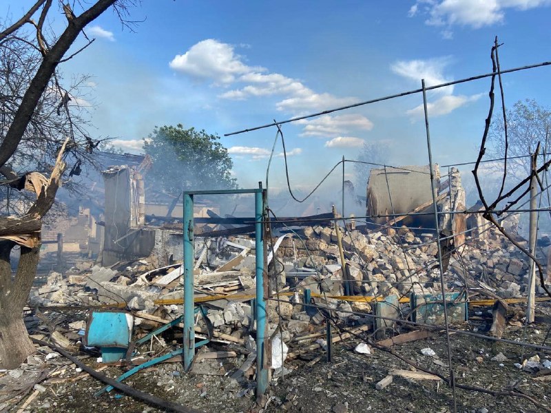1 persoon gedood als gevolg van een Russische luchtaanval met FAB-1500 in het dorp Monachynivka in het district Kupiansk