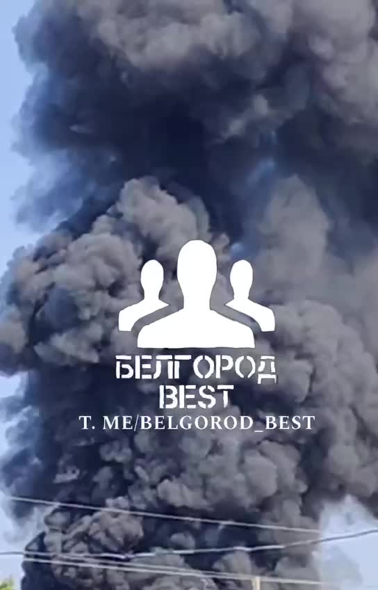 Liels ugunsgrēks Belgorodas apgabala Vozņešenovkas ciemā pēc drona trieciena
