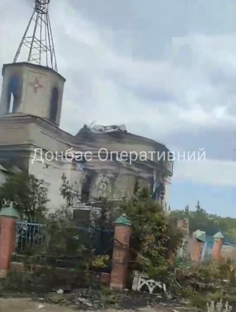 O biserică distrusă în Torske ca urmare a bombardamentelor