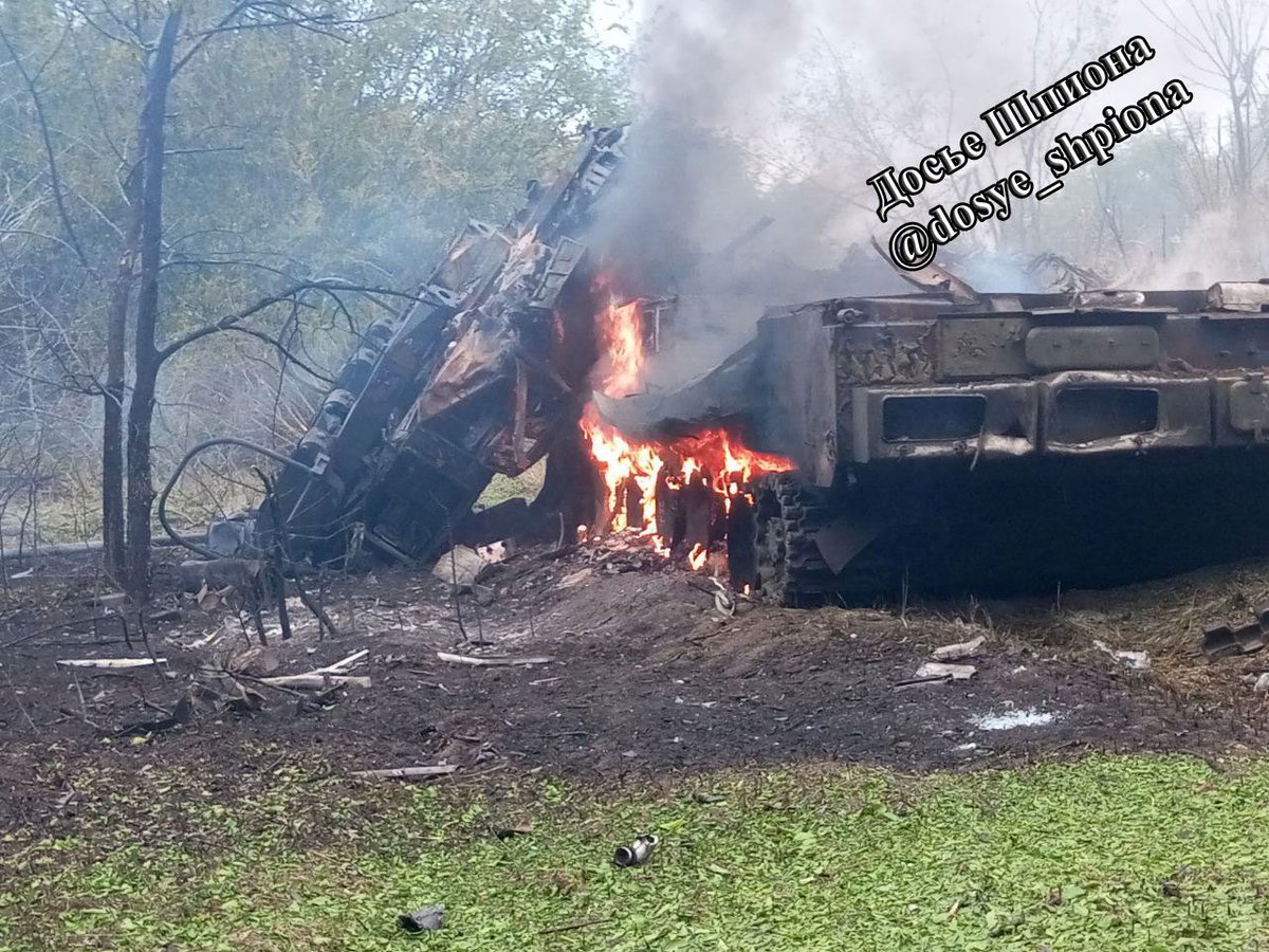 Российский ЗРК БУК М1. Как утверждает источник, был уничтожен FPV-беспилотником в 20 км к югу от Мелитополя Запорожской области. Это в 100 км от линии фронта