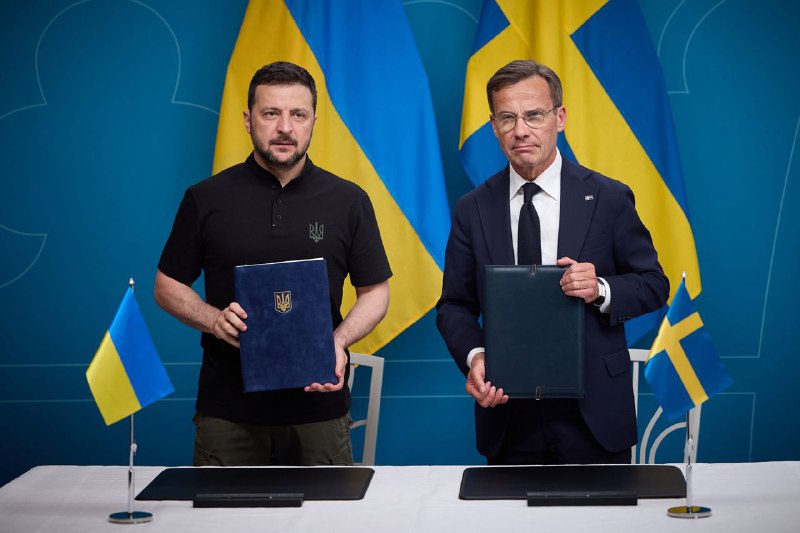 Zelenskis: Stokholme kartu su Švedijos ministru pirmininku Ulfu Kristerssonu pasirašėme susitarimą dėl bendradarbiavimo saugumo srityje
