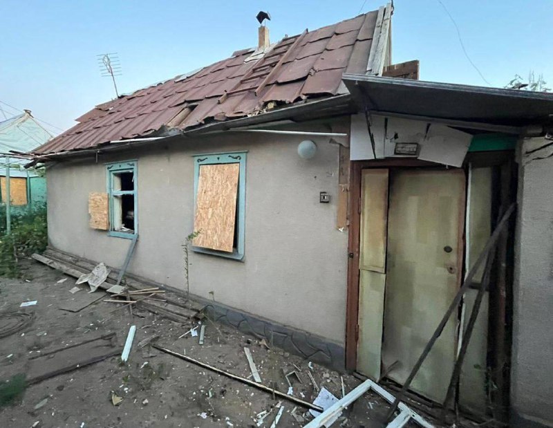 Schäden im Bezirk Nikopol durch Drohnenangriffe und Artilleriebeschuss