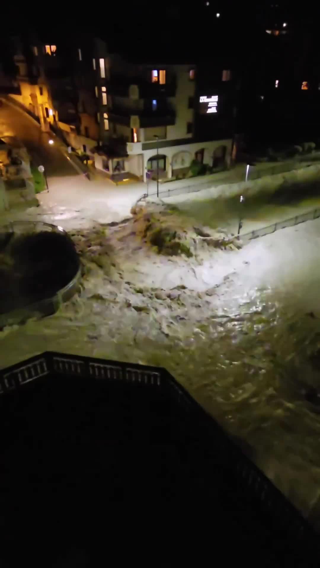 New disaster in Zermatt in Switzerland where torrential storms cause flooding last night, 8 days after the previous ones (© Manuel Jorge)