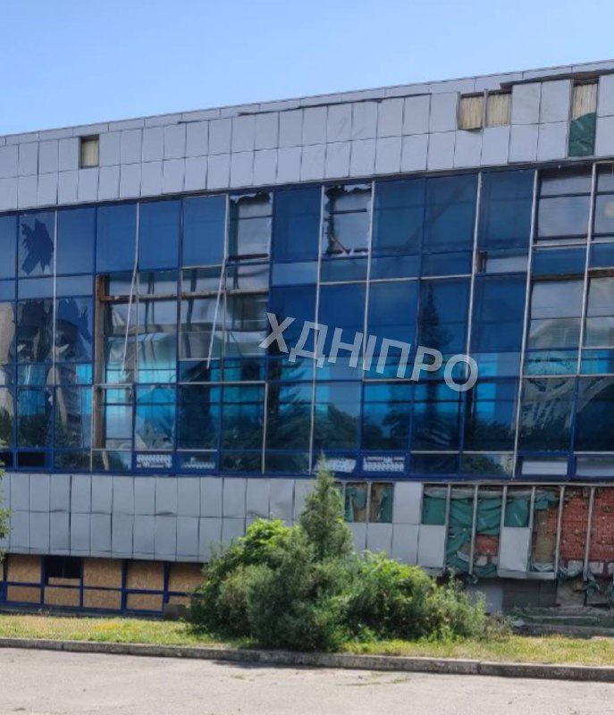 Danni diffusi nella città di Dnipro a causa degli attacchi missilistici russi