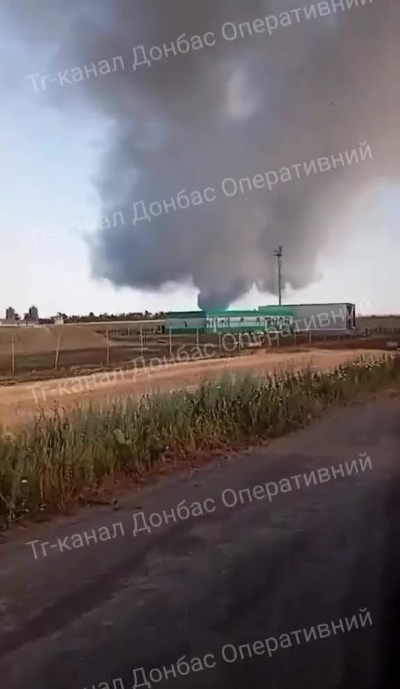 Пожар в Константиновка в резултат на руска бомбардировка вчера