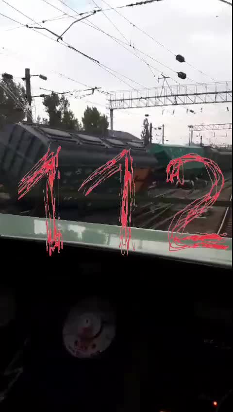 Um trem de carga descarrilou na região de Voronezh. O incidente ocorreu às 13h45 na estação Liski.