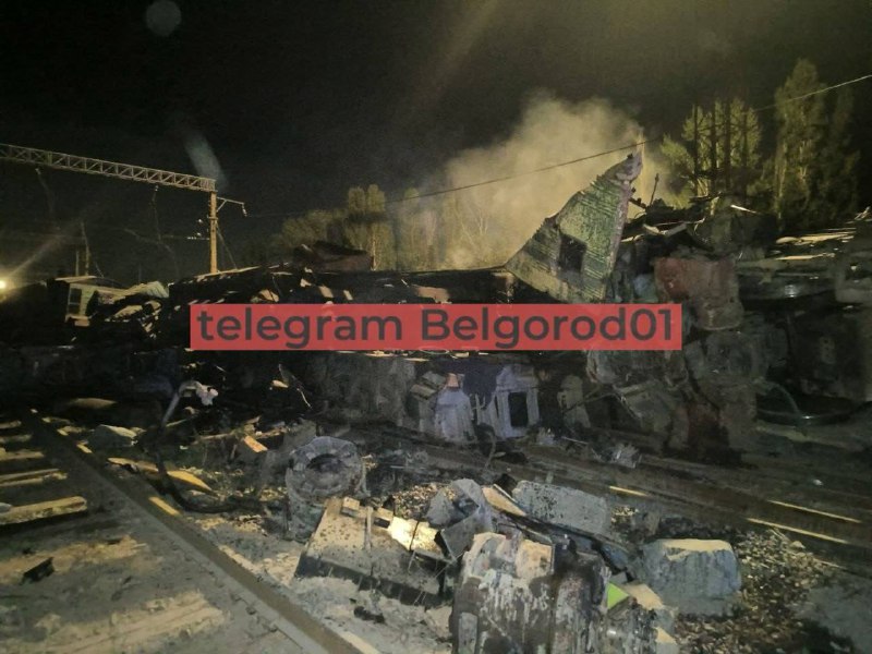 Une personne est décédée et une autre a été blessée lors du déraillement d'un train à Stary Oskol. Le service de presse de l'usine minière et de traitement de Lebedinsky a déclaré que cela s'était produit le 13 juillet. Deux unités de traction ferroviaire sont entrées en collision sur le territoire de l'entreprise.