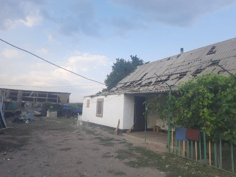 Li navçeya Polohy ya herêma Zaporizhzhia di encama bombebarana Rûsyayê de 2 jê zarok 3 kes birîndar bûn.