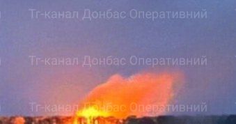 Donetsk vilayətinin Novohrodivka şəhərində bombardmandan sonra yanğın