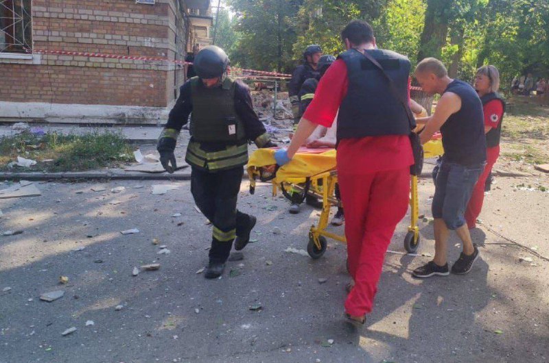 8 blessés, dont 2 enfants, suite aux bombardements russes à Nikopol