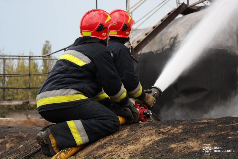 Grote brand in de infrastructuur in de regio Vinnytsia als gevolg van een drone-aanval van Shahed