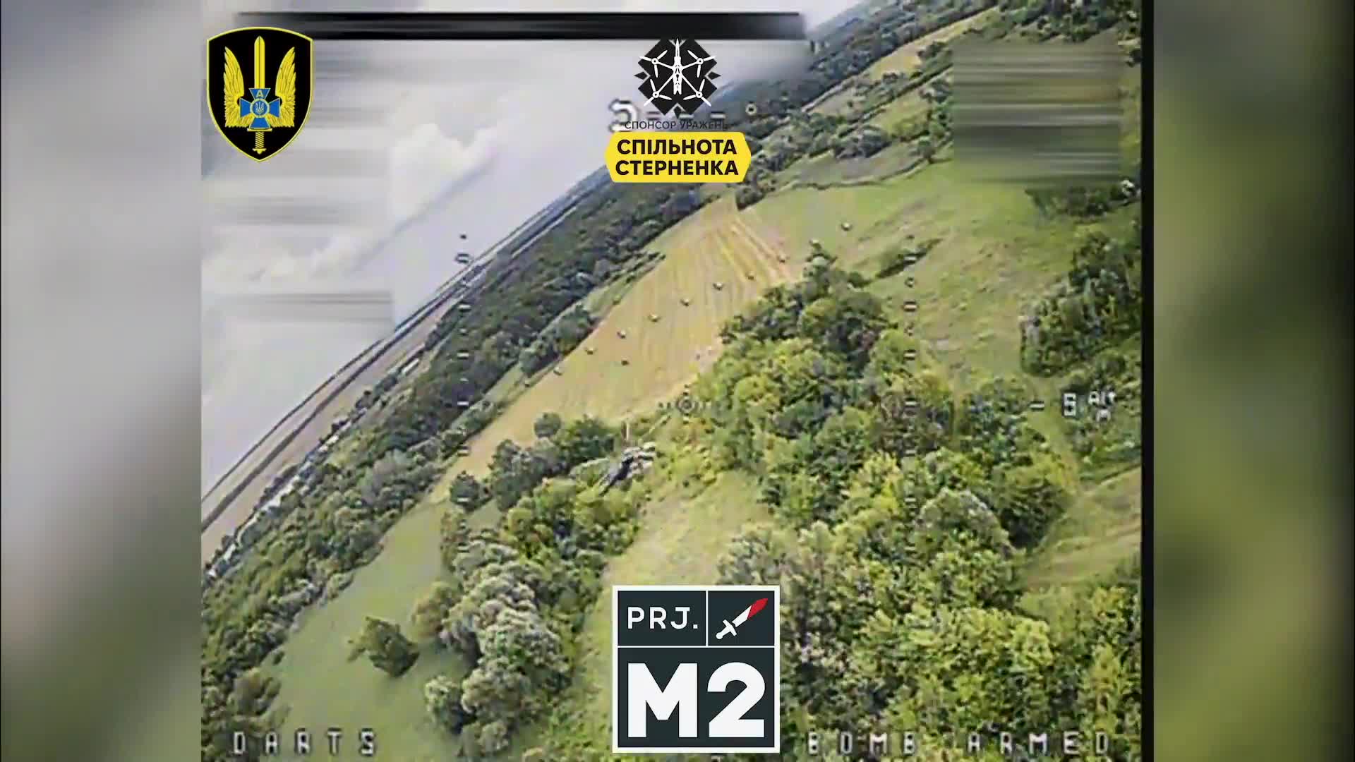 Video: Ukrajinský FPV bezpilotní letoun zamířil na ruský vrtulník Mi-8 nad oblastí Kursk