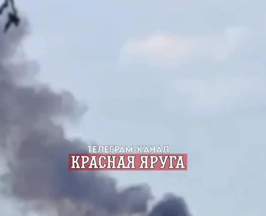 Požár v Krasnaya Yaruga po explozích