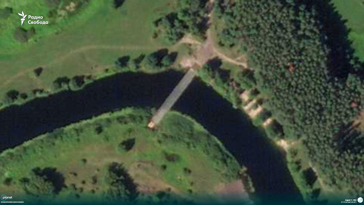 Une image satellite haute résolution prise par @planet le 17 août montre le pont flottant sur la rivière Seym, construit par les Russes entre le 15 et le 16 août, à l'est du village de Glushkovo dans l'oblast de Koursk (51.35109, 34.67668), après que l'Ukraine a commencé à cibler les ponts de la région