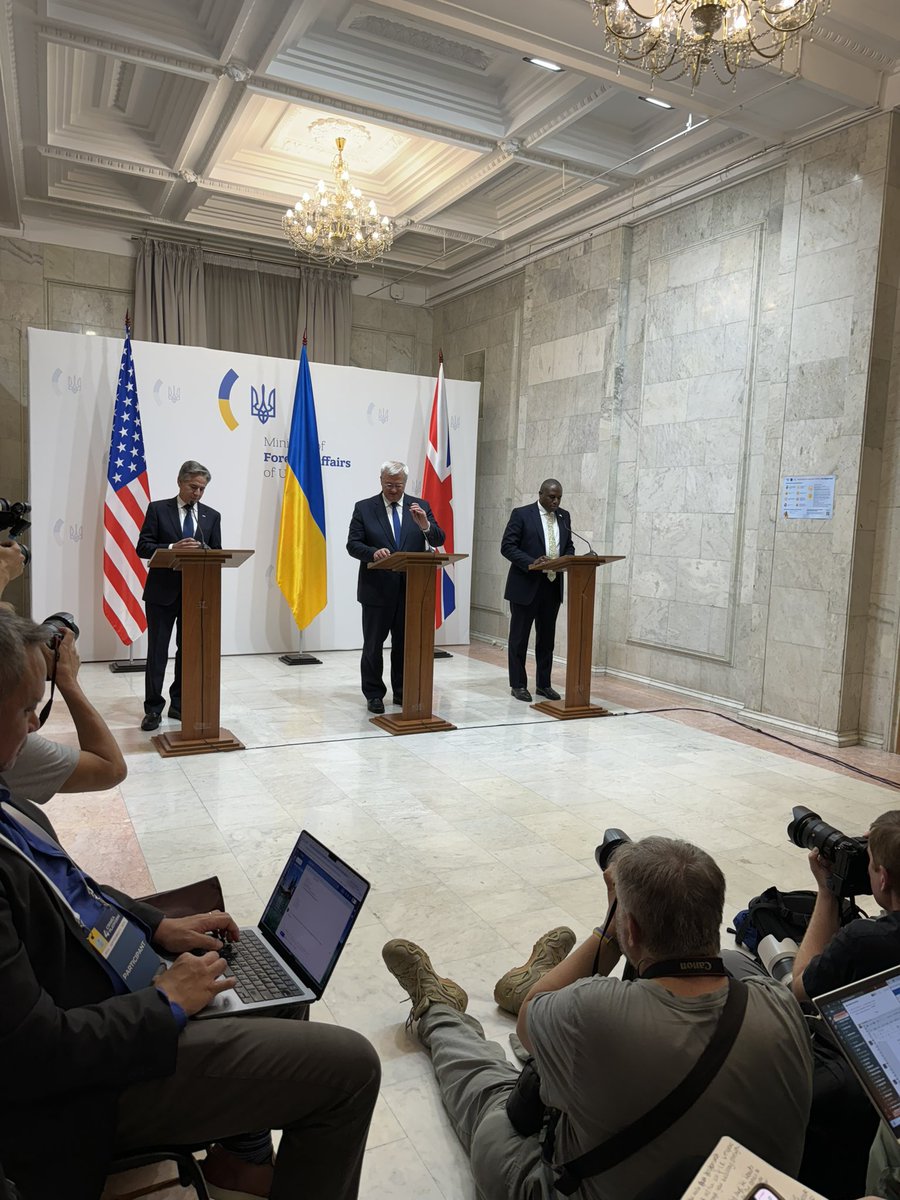 @SecBlinken @DavidLammy Top diplomats of U.S., UK and Ukraine now holding a joint press availability in Kyiv