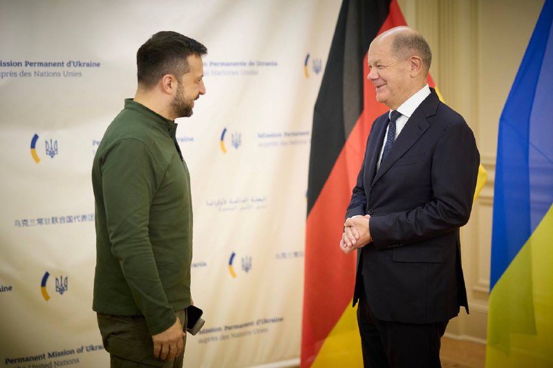 El canciller alemán Olaf Scholz se reunió con el presidente de Ucrania, Zelenski