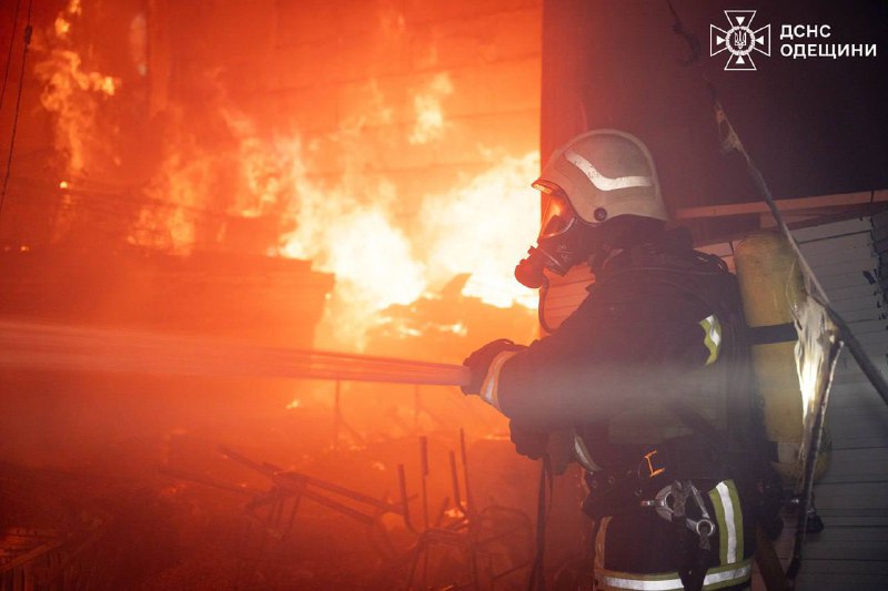 1 člověk zraněn, rozsáhlé materiální škody v důsledku nočního útoku dronu v Oděse