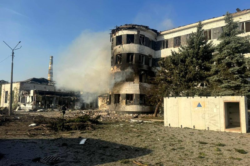 Di encama êrîşên balafirên Rûsyayê yên îro li ser Kostiantynivkayê de kesek mir, 2 jî birîndar bûn